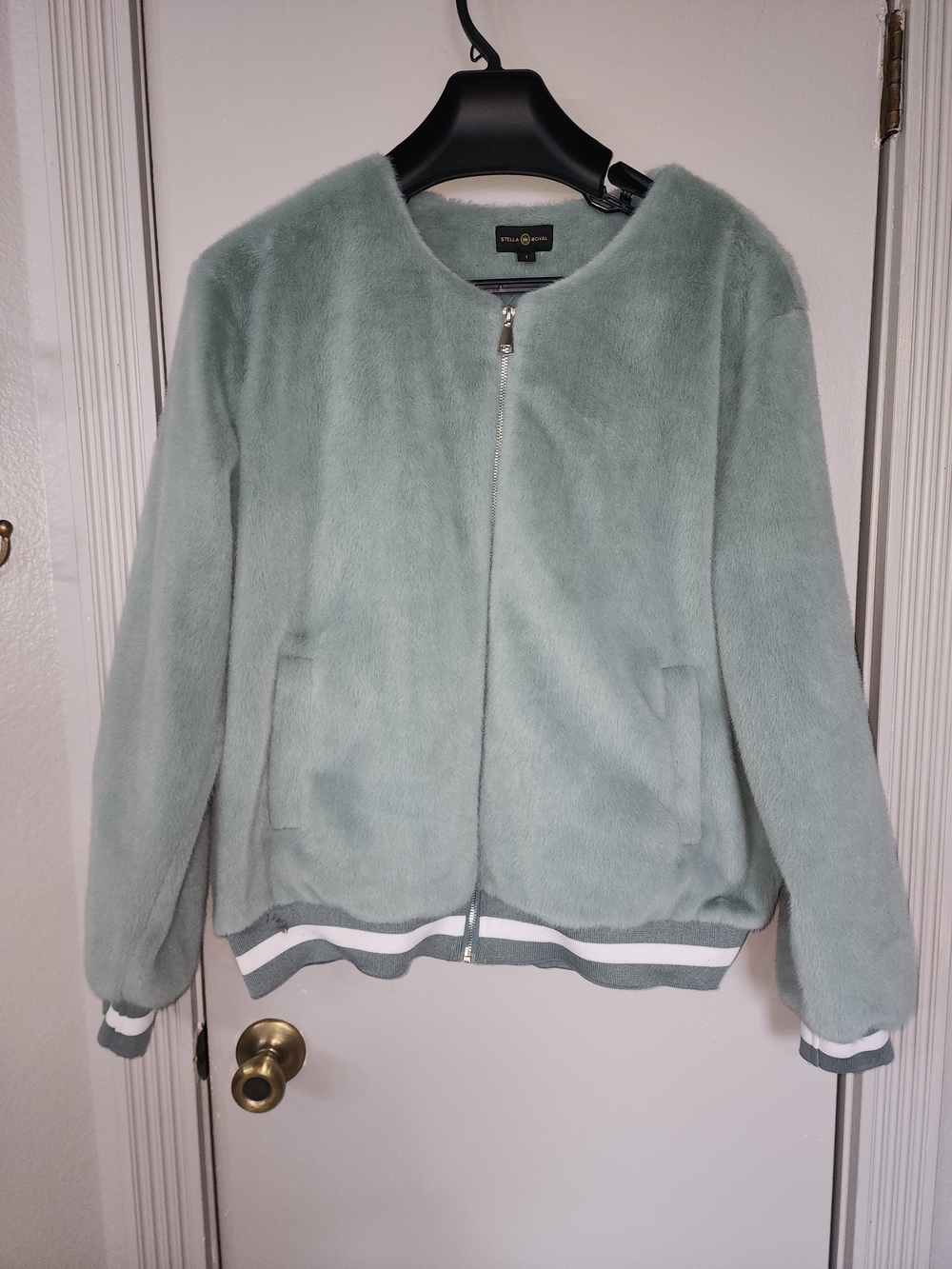 Elegant Faux-Fur Bomber Jacket in Mint with Striped Hem